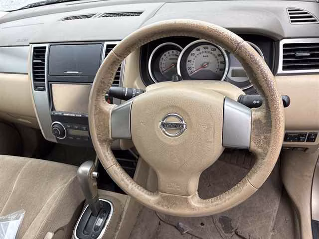 NISSAN TIIDA LATIO