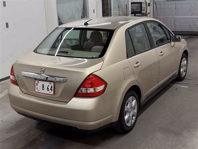 NISSAN TIIDA LATIO