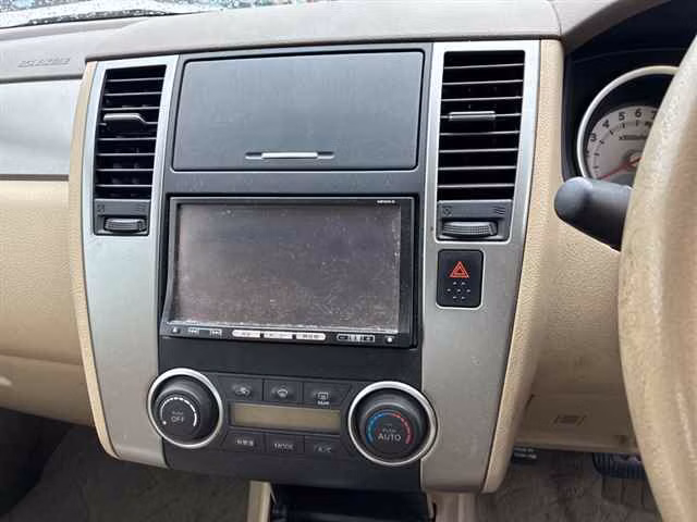 NISSAN TIIDA LATIO