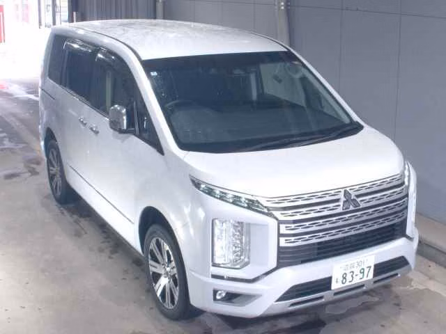 MITSUBISHI DELICA D:5