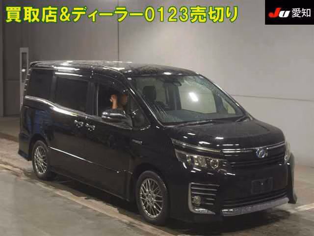 TOYOTA VOXY