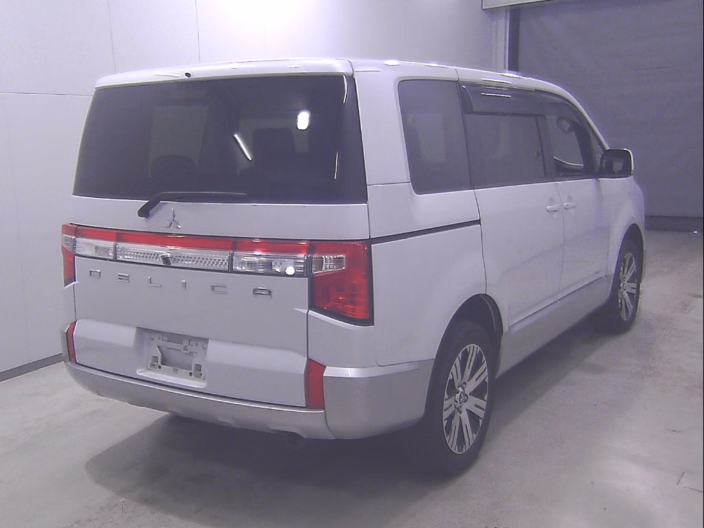 MITSUBISHI DELICA D:5