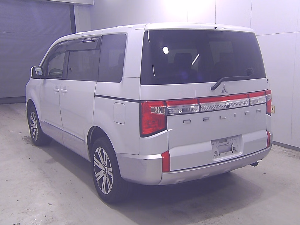 MITSUBISHI DELICA D:5