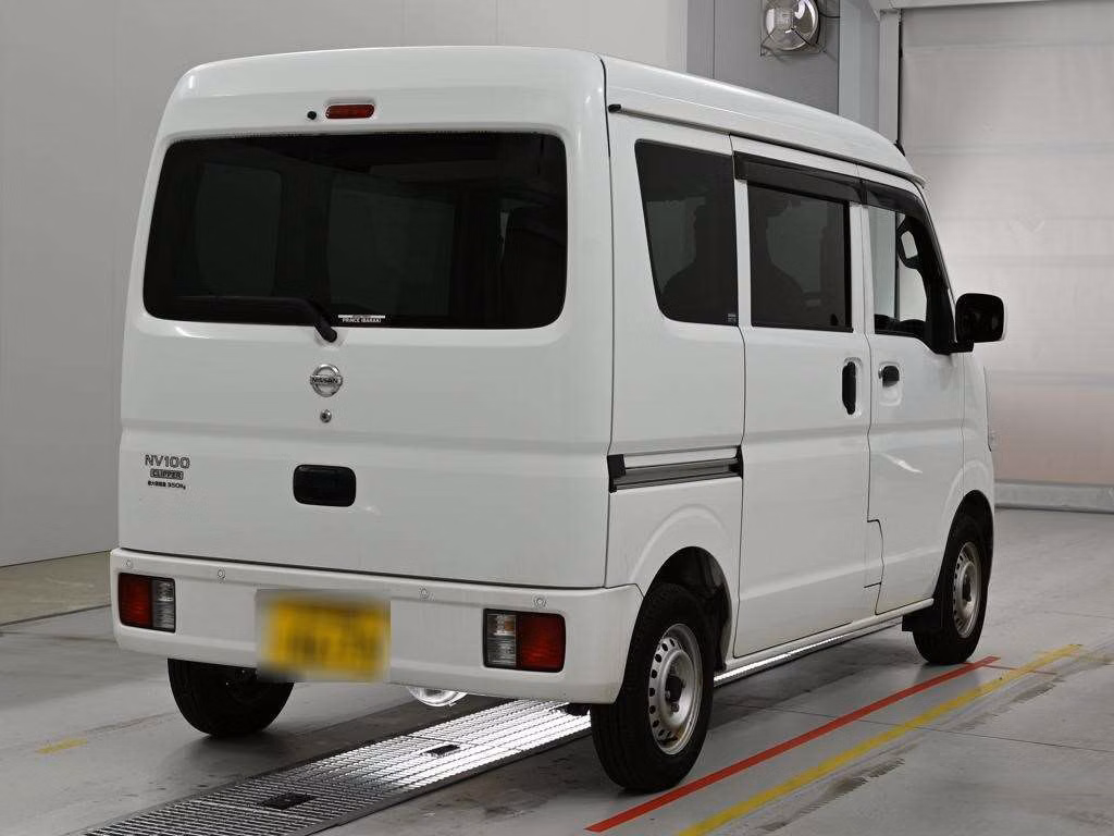 NISSAN NV100 CLIPPER