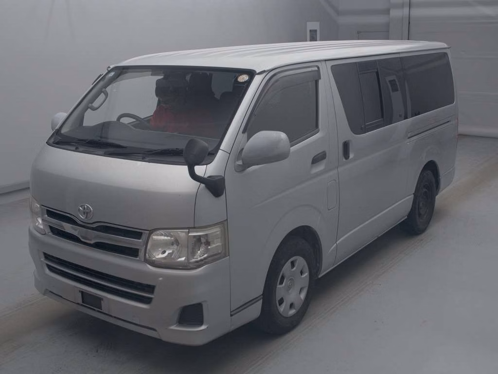 TOYOTA REGIUS ACE