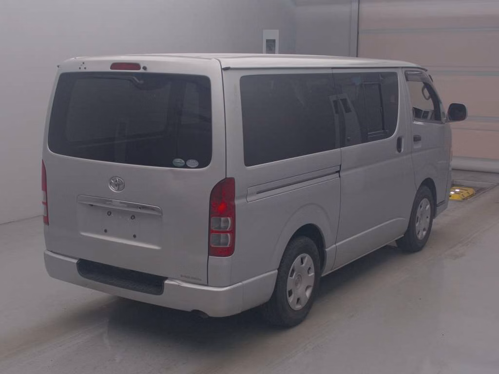 TOYOTA REGIUS ACE