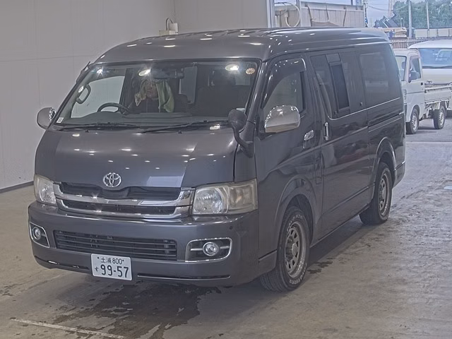 TOYOTA REGIUS ACE