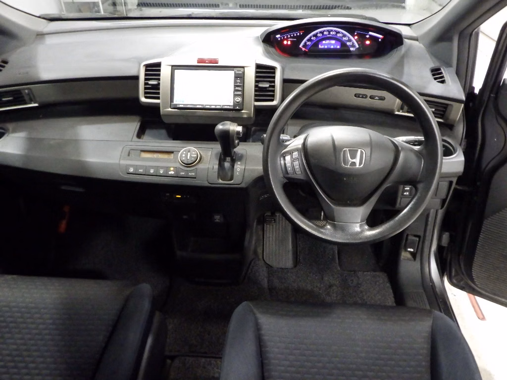 HONDA FREED SPIKE