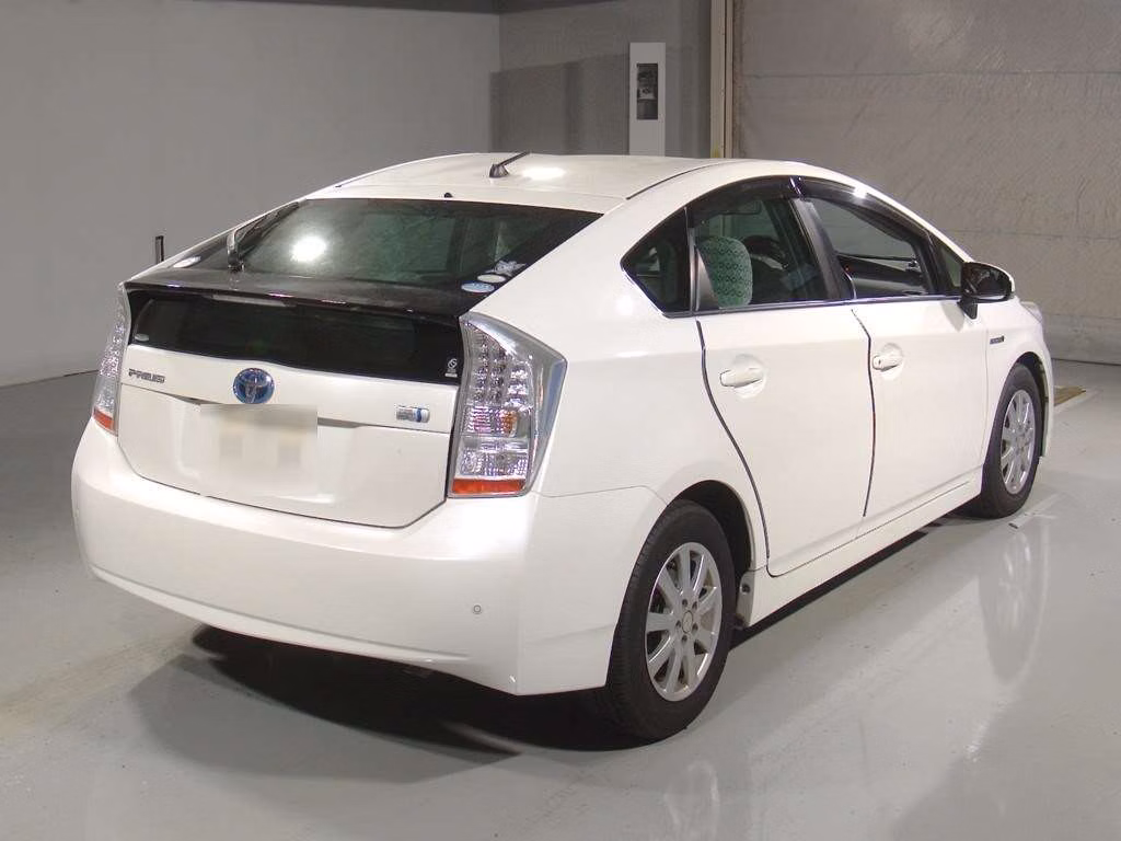 TOYOTA PRIUS