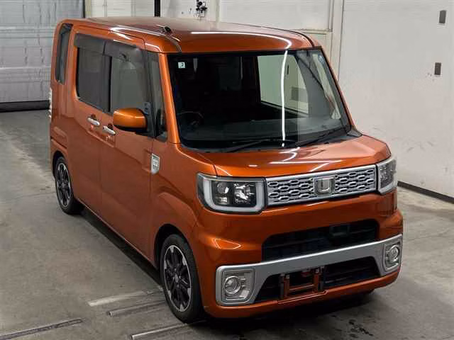 DAIHATSU WAKE