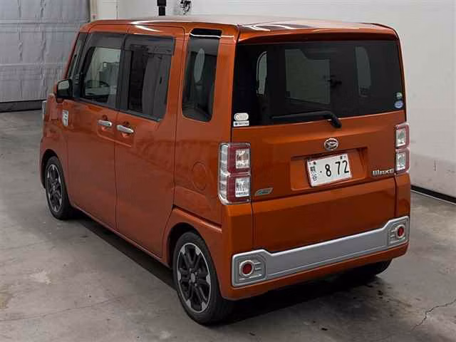 DAIHATSU WAKE