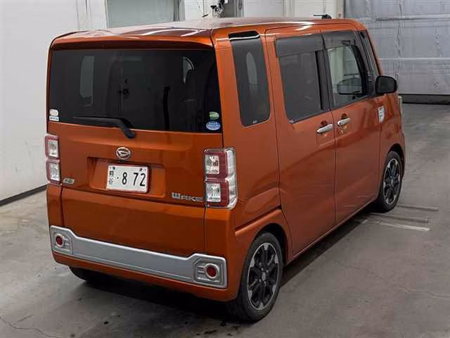 DAIHATSU WAKE