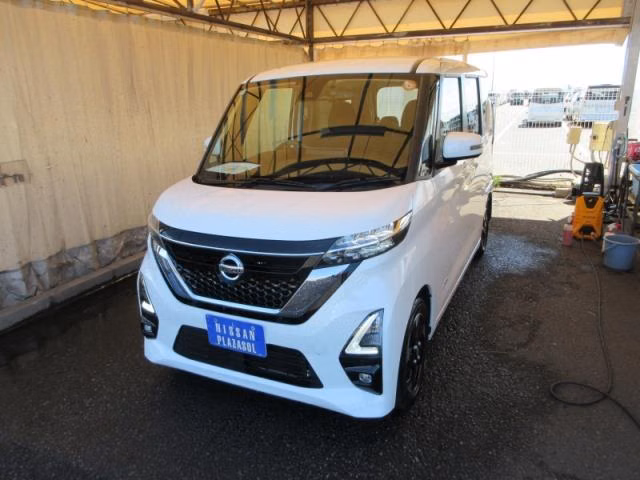 NISSAN ROOX