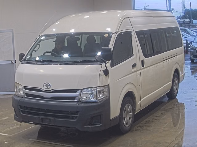 TOYOTA REGIUS ACE