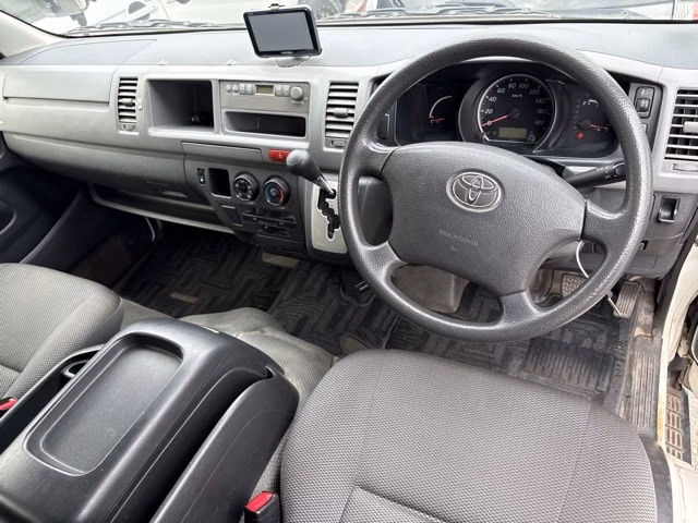 TOYOTA REGIUS ACE