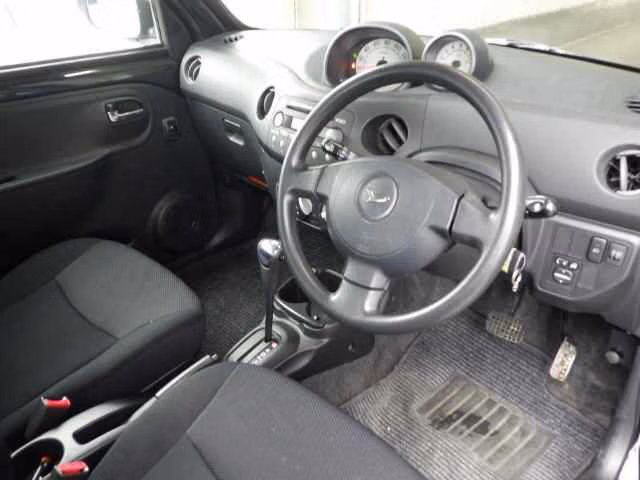 DAIHATSU ESSE