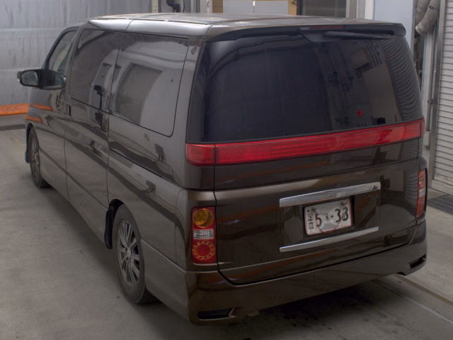 NISSAN ELGRAND