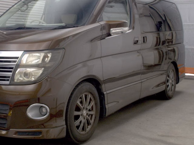 NISSAN ELGRAND
