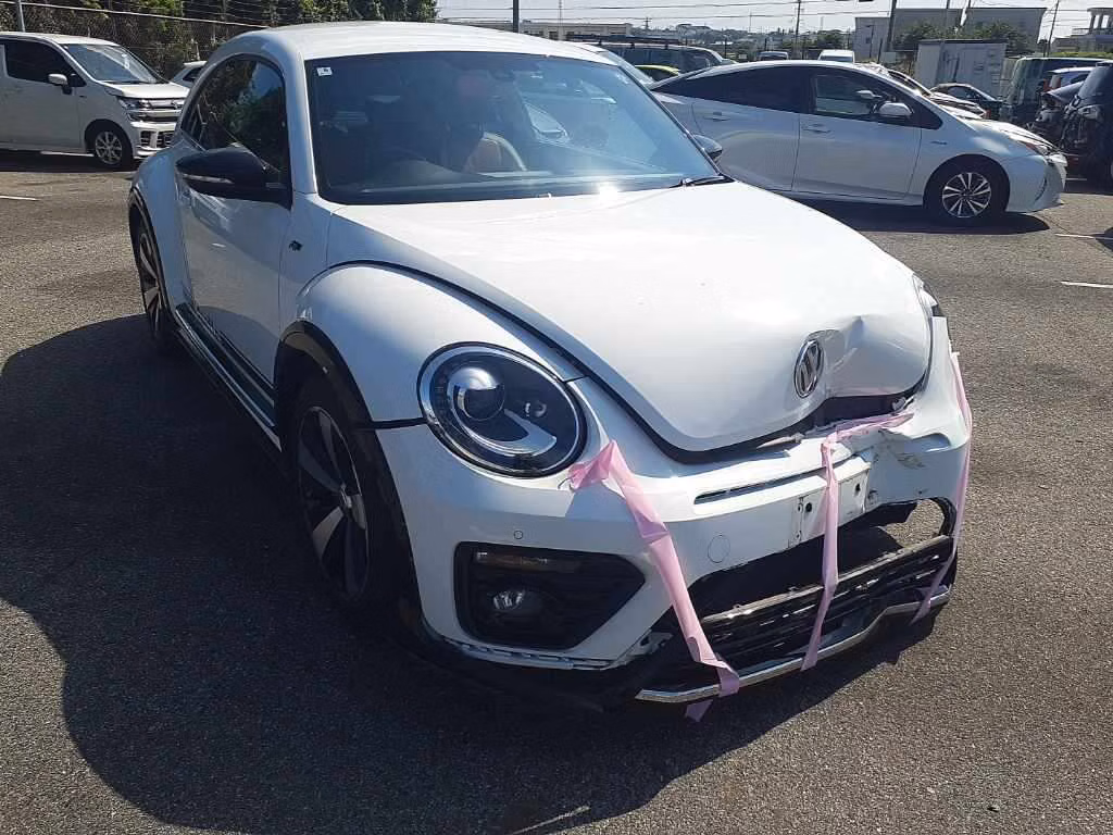 VOLKSWAGEN BEETLE
