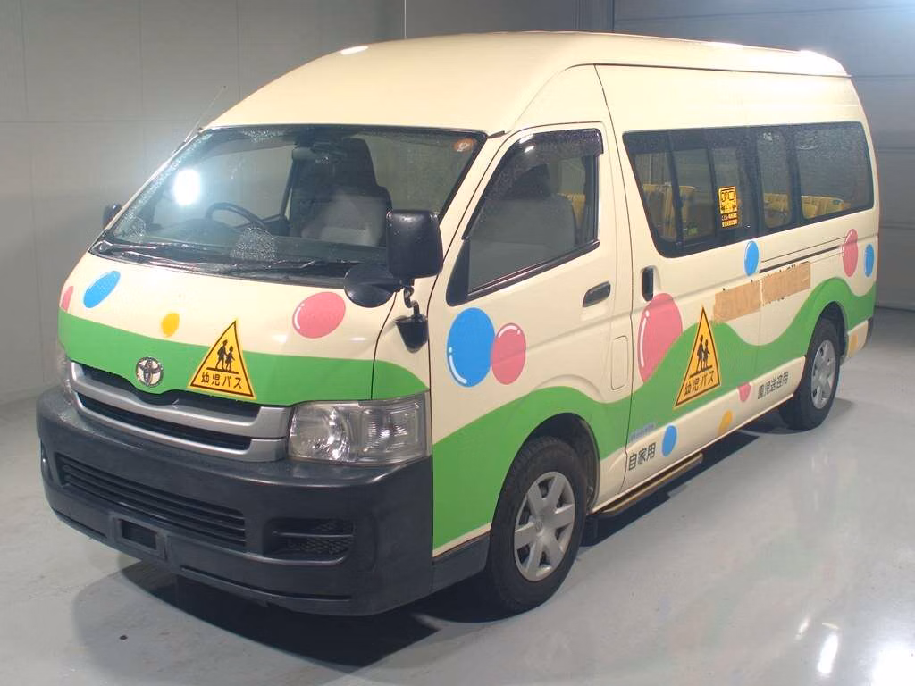 TOYOTA REGIUS ACE