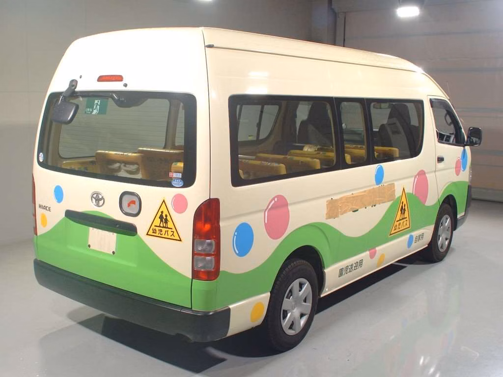 TOYOTA REGIUS ACE