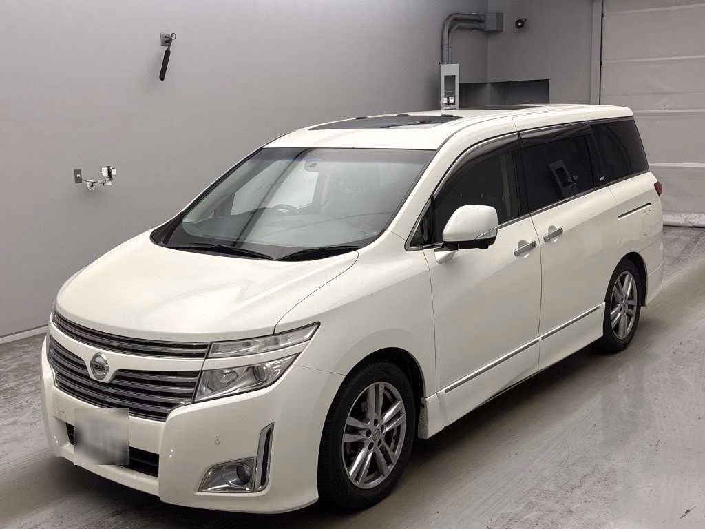 NISSAN ELGRAND