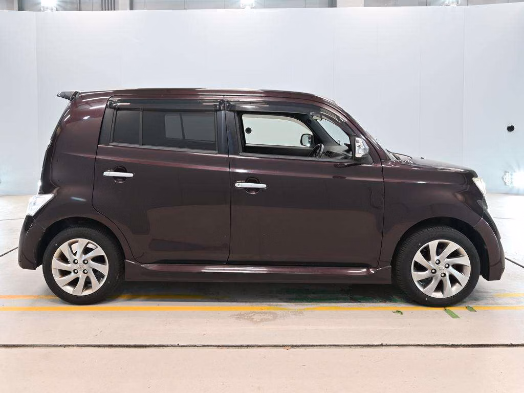 TOYOTA BB