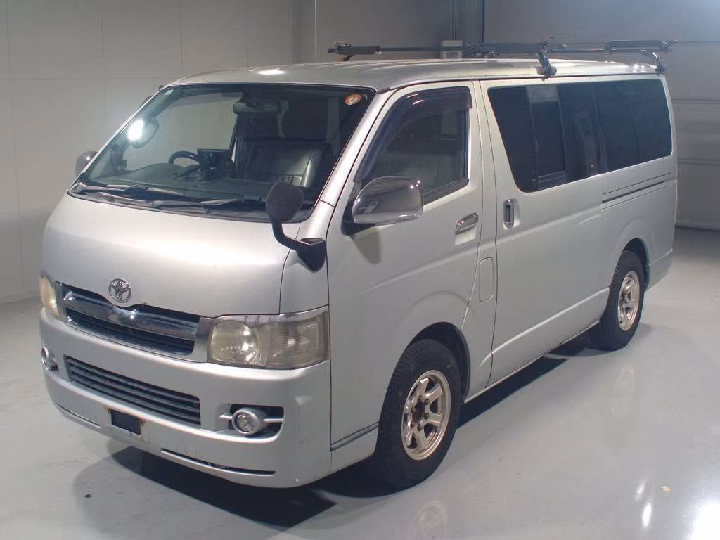 TOYOTA REGIUS ACE