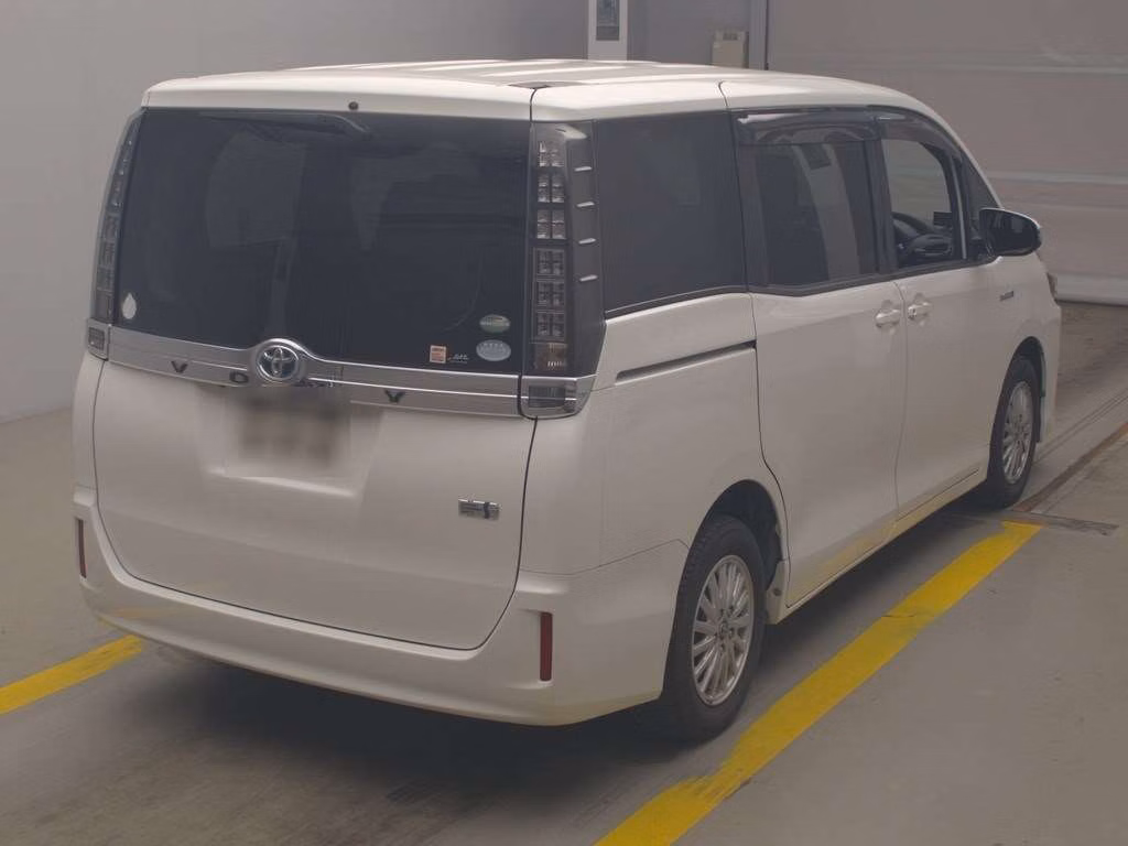 TOYOTA VOXY