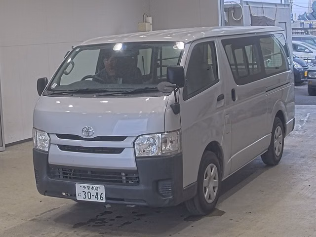TOYOTA REGIUS ACE
