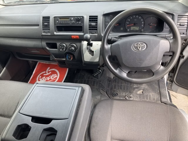 TOYOTA REGIUS ACE