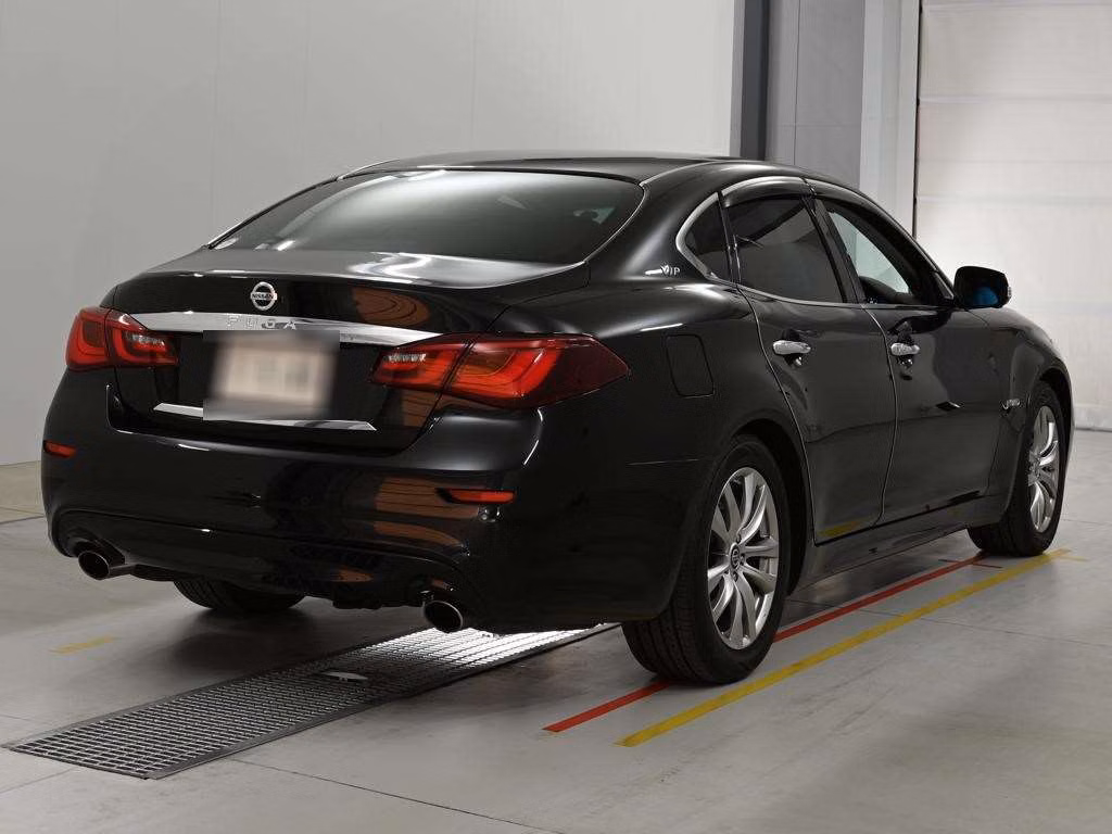 NISSAN FUGA