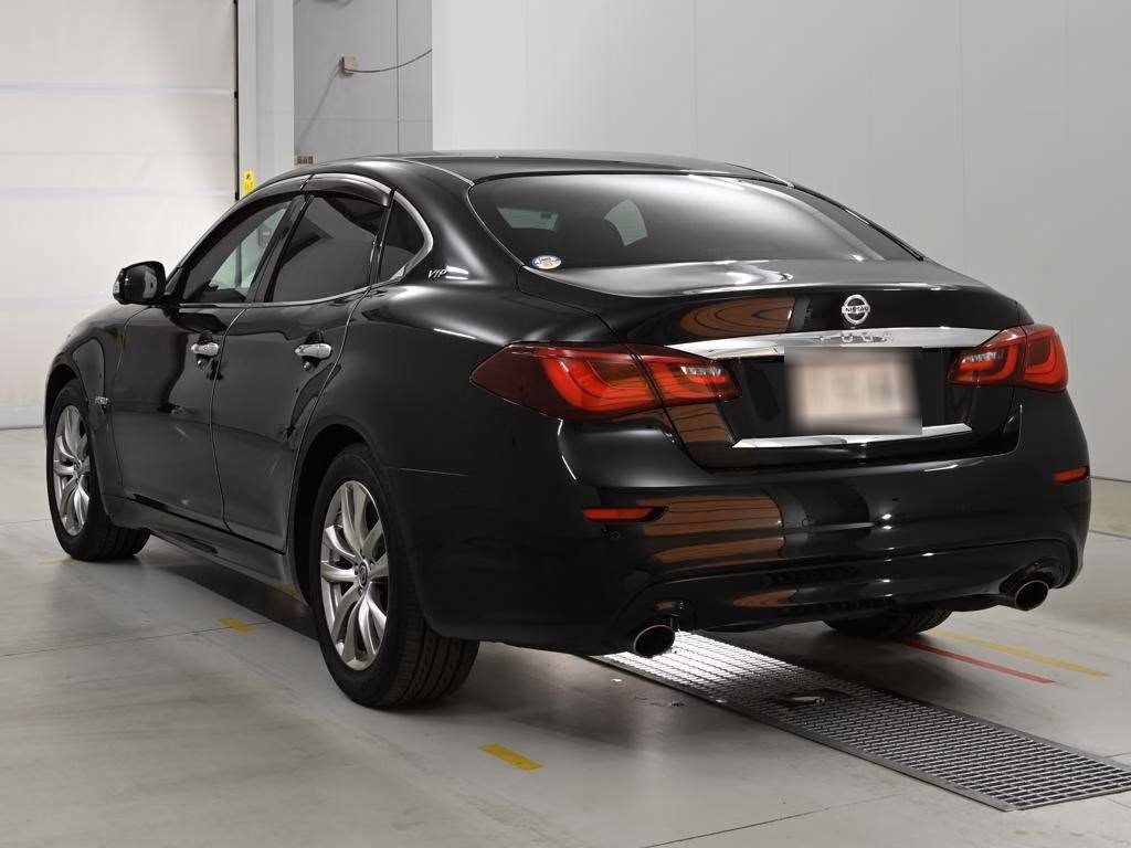 NISSAN FUGA