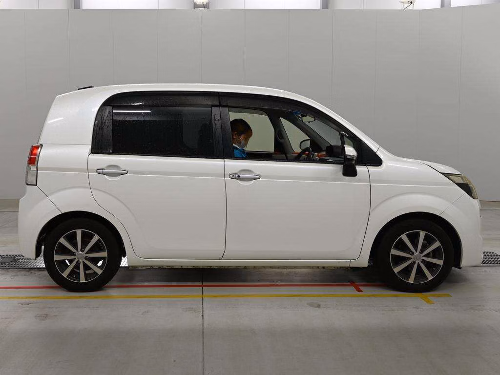 TOYOTA SPADE