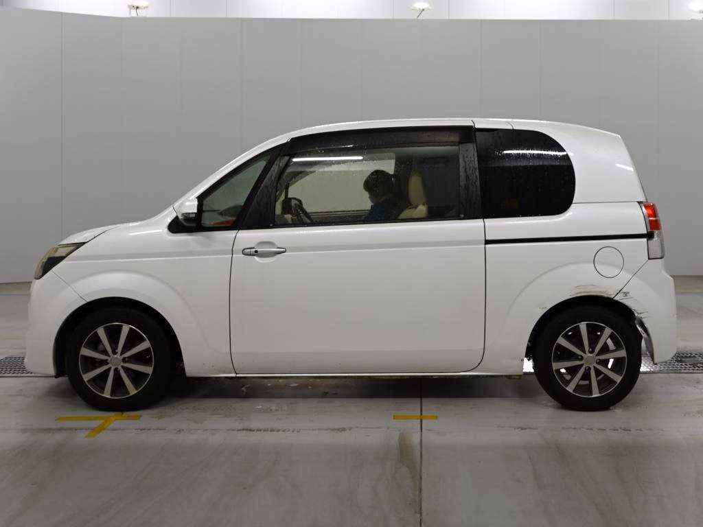 TOYOTA SPADE