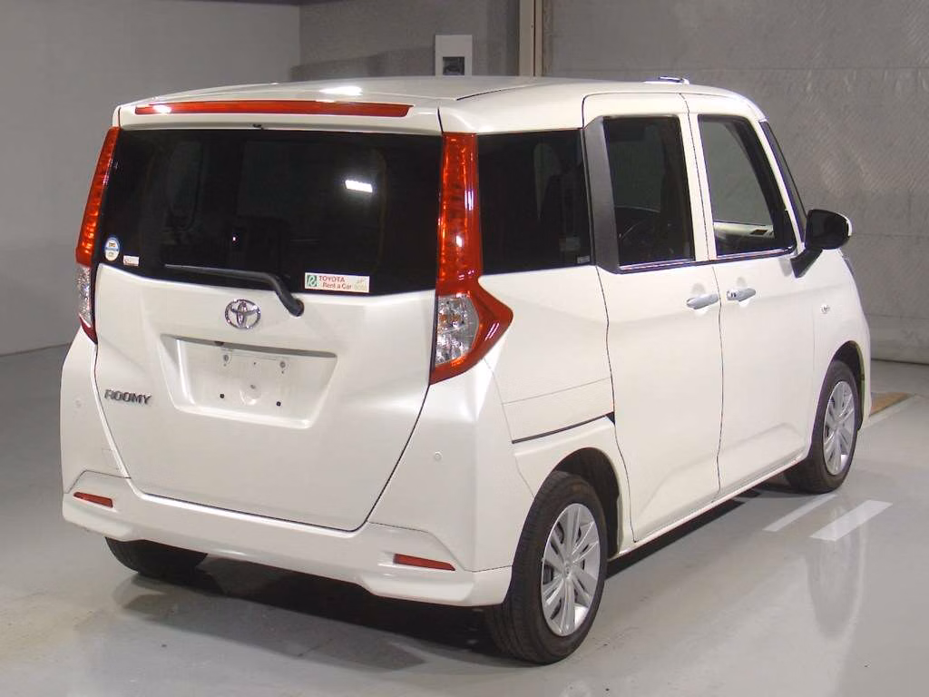 TOYOTA ROOMY