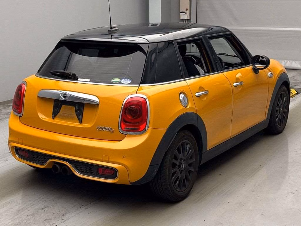 MINI HATCH