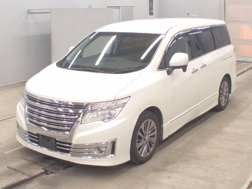 NISSAN ELGRAND