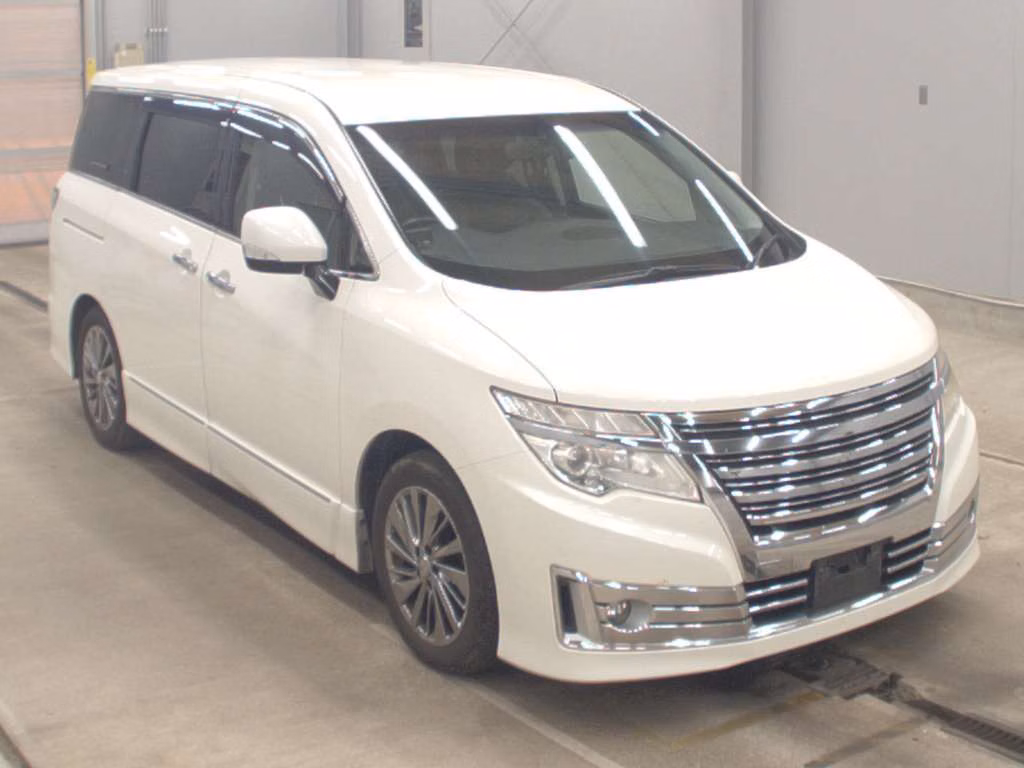 NISSAN ELGRAND
