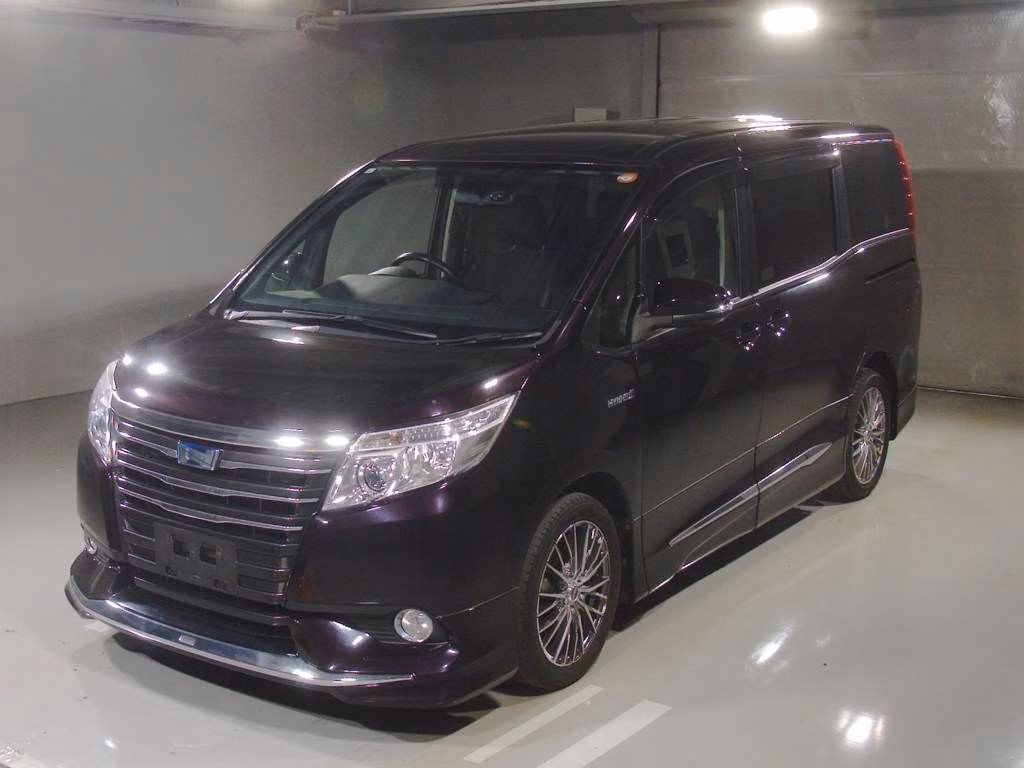 TOYOTA NOAH