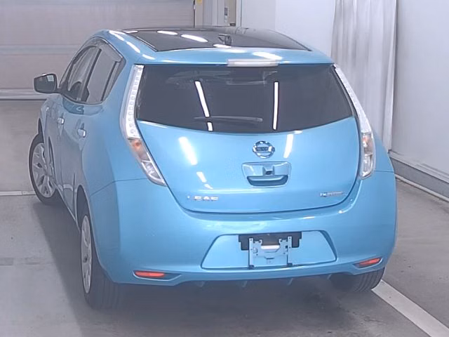 NISSAN LEAF