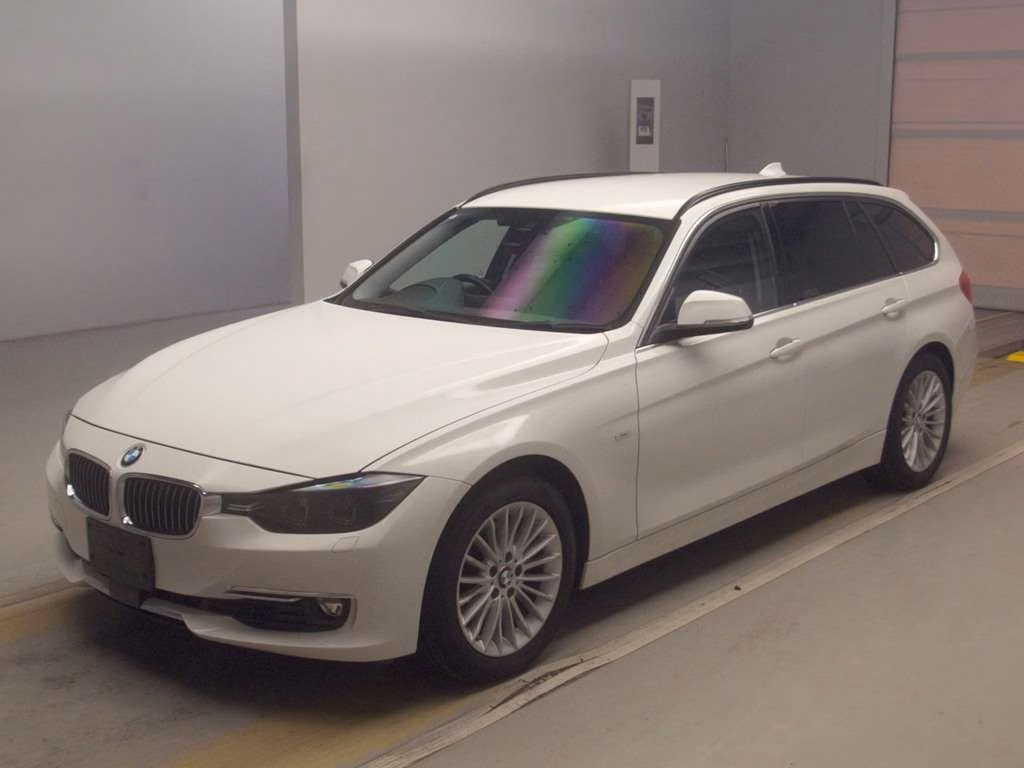 BMW 3-SERIES