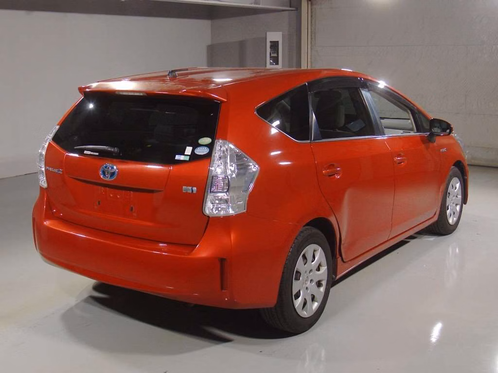 TOYOTA PRIUS ALPHA
