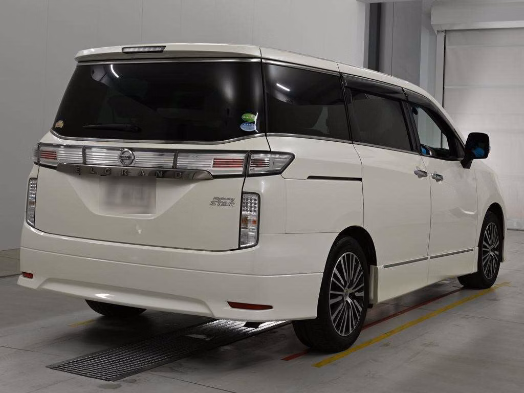 NISSAN ELGRAND