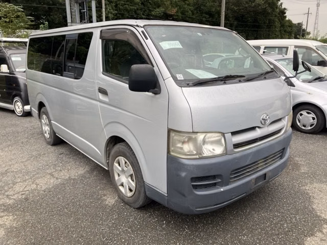 TOYOTA REGIUS ACE