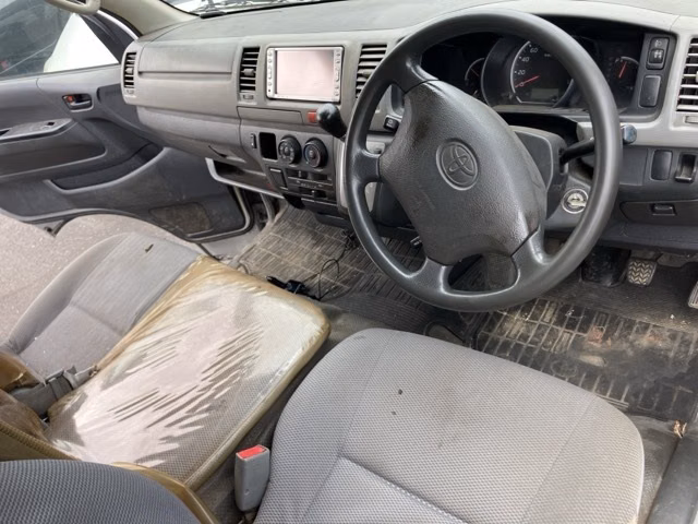 TOYOTA REGIUS ACE