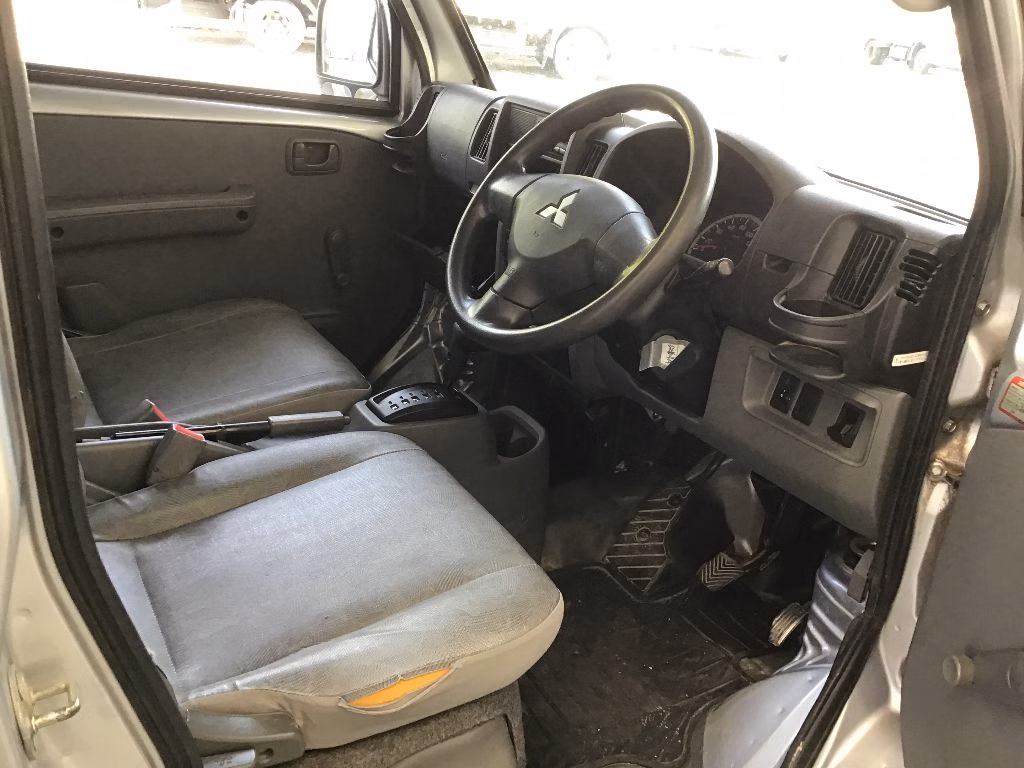 MITSUBISHI MINICAB