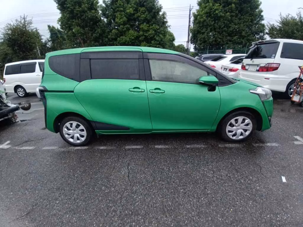 TOYOTA SIENTA