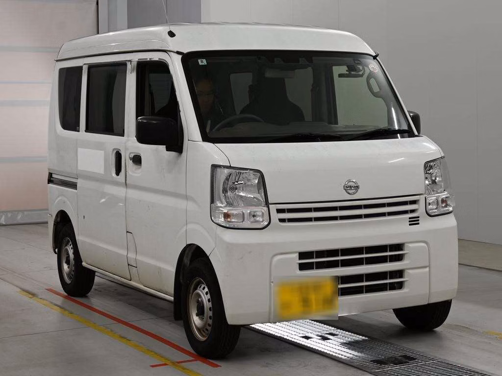 NISSAN NV100 CLIPPER