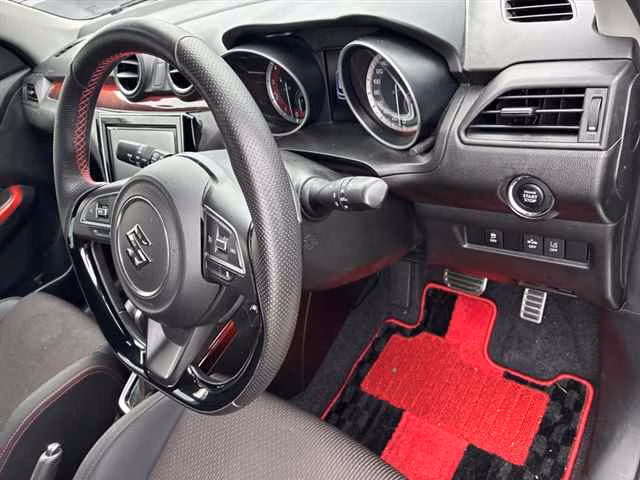 SUZUKI SWIFT